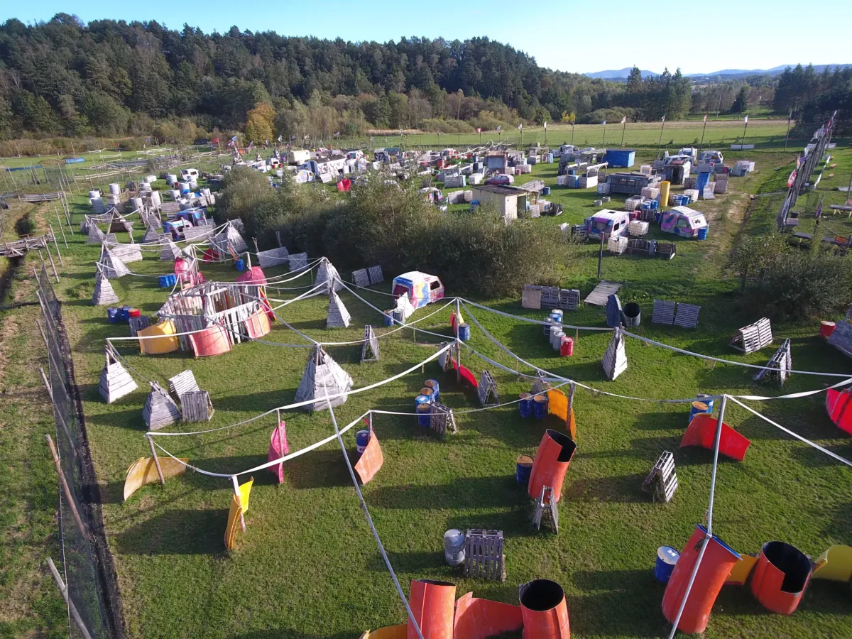 Rywalizacja drużynowa podczas imprezy firmowej