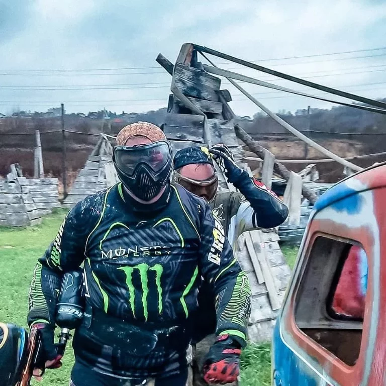 Dzieci podczas wycieczki szkolnej w Arenie Mocy