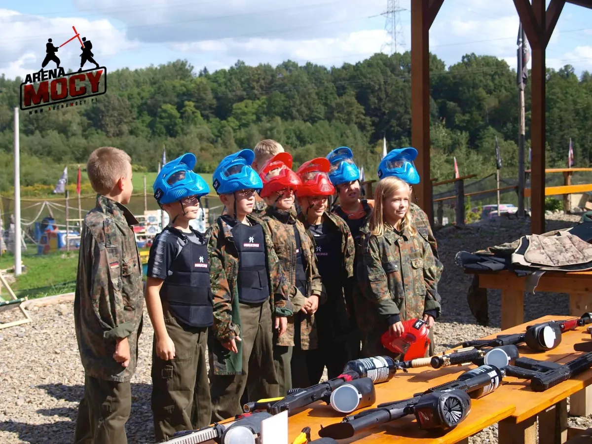 Bezpieczny paintball dla dzieci na półkoloniach